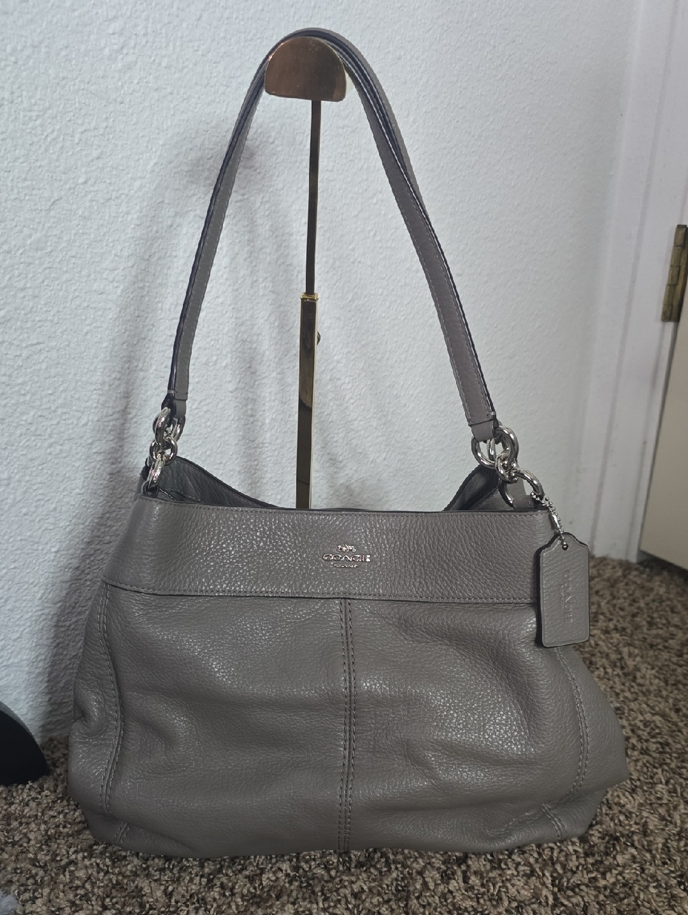 Coach Gray Pebbled Leather W/ Silver Chains/Hardware Med Shoulder Bag (NWOT)🩶